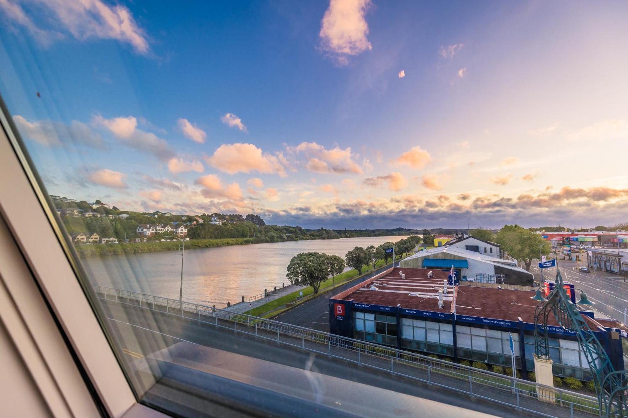 Johnston Apartments - Award-Winning Building, Your Unforgettable Stay Whanganui Buitenkant foto