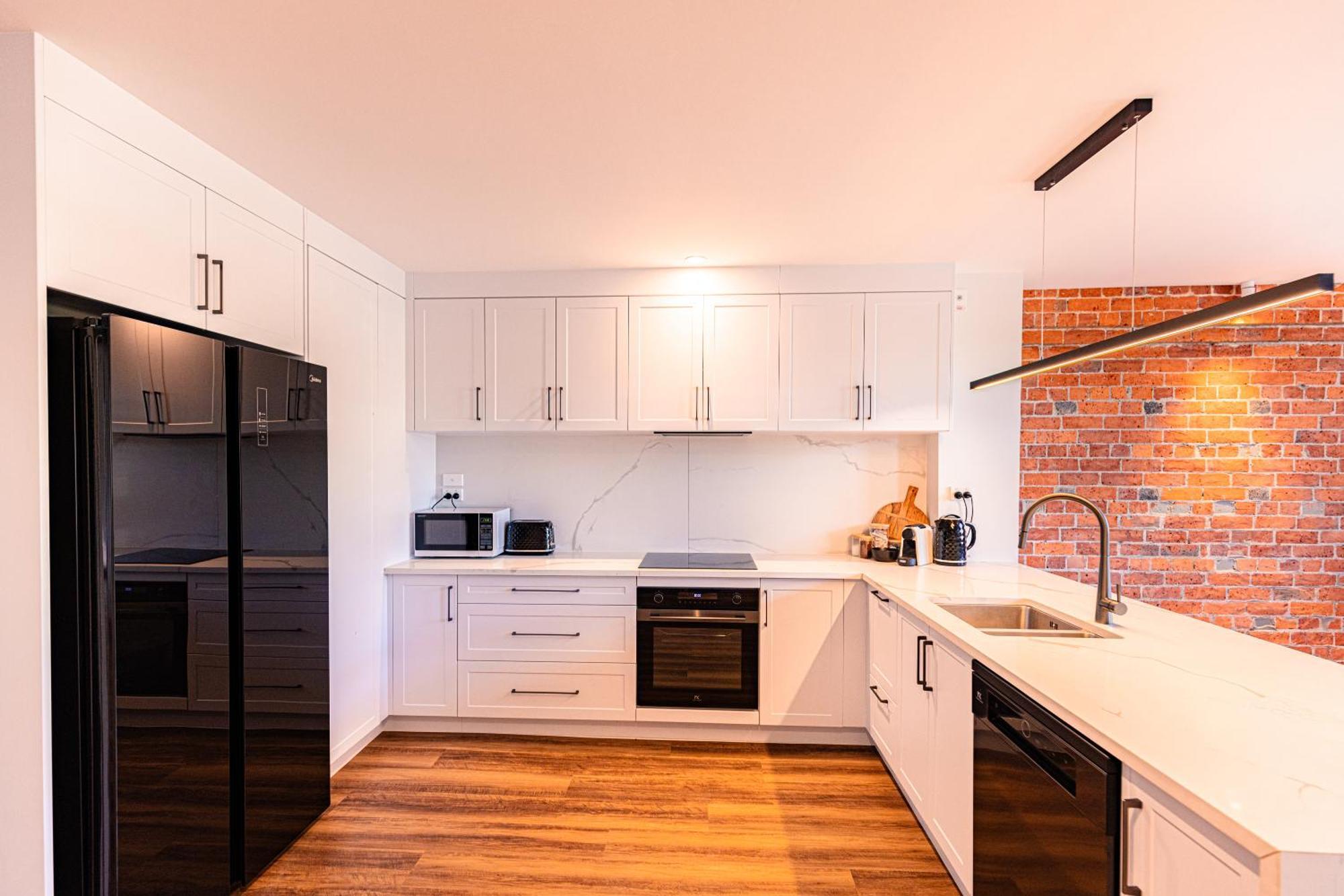 Johnston Apartments - Award-Winning Building, Your Unforgettable Stay Whanganui Buitenkant foto