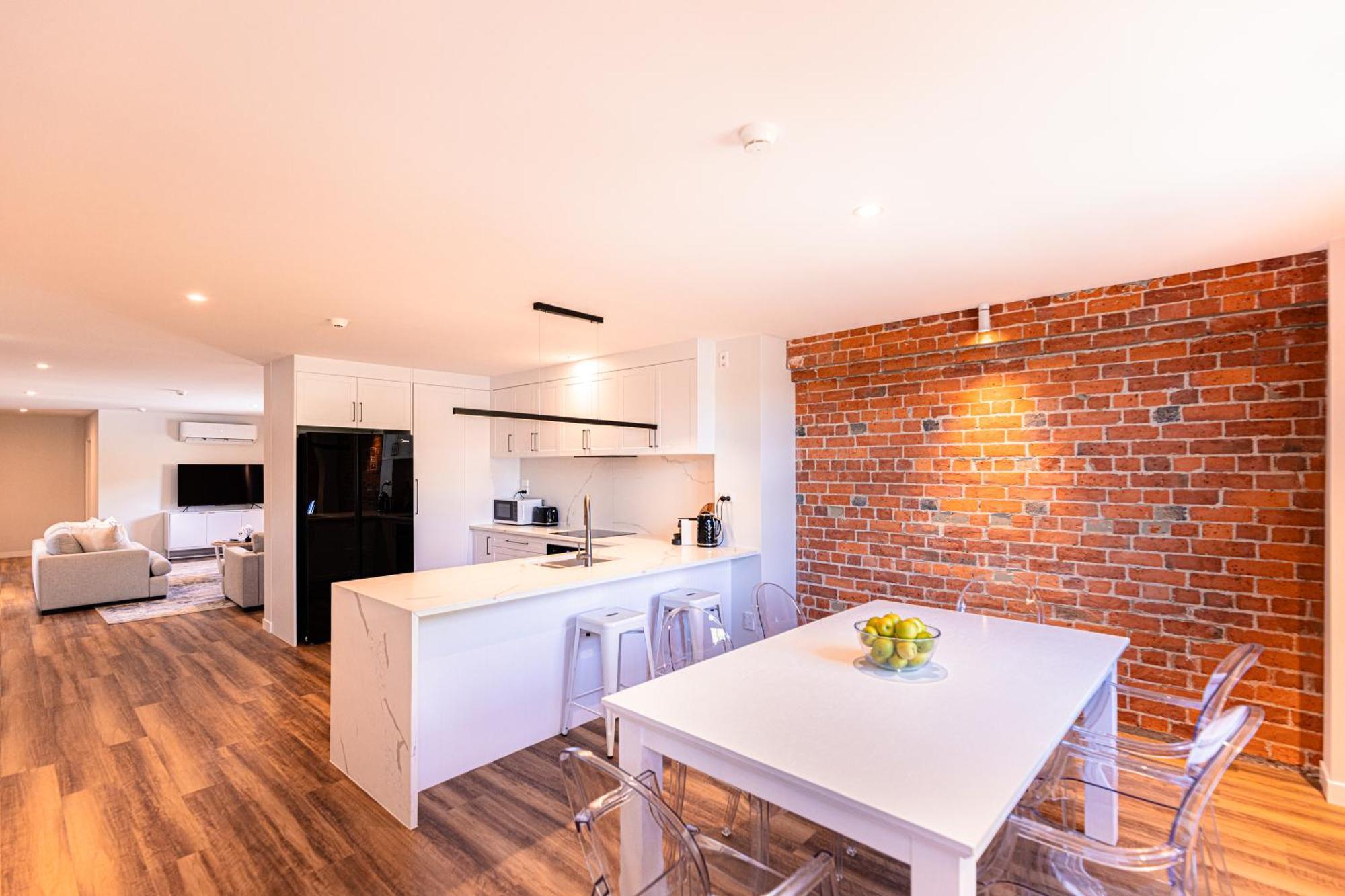 Johnston Apartments - Award-Winning Building, Your Unforgettable Stay Whanganui Buitenkant foto