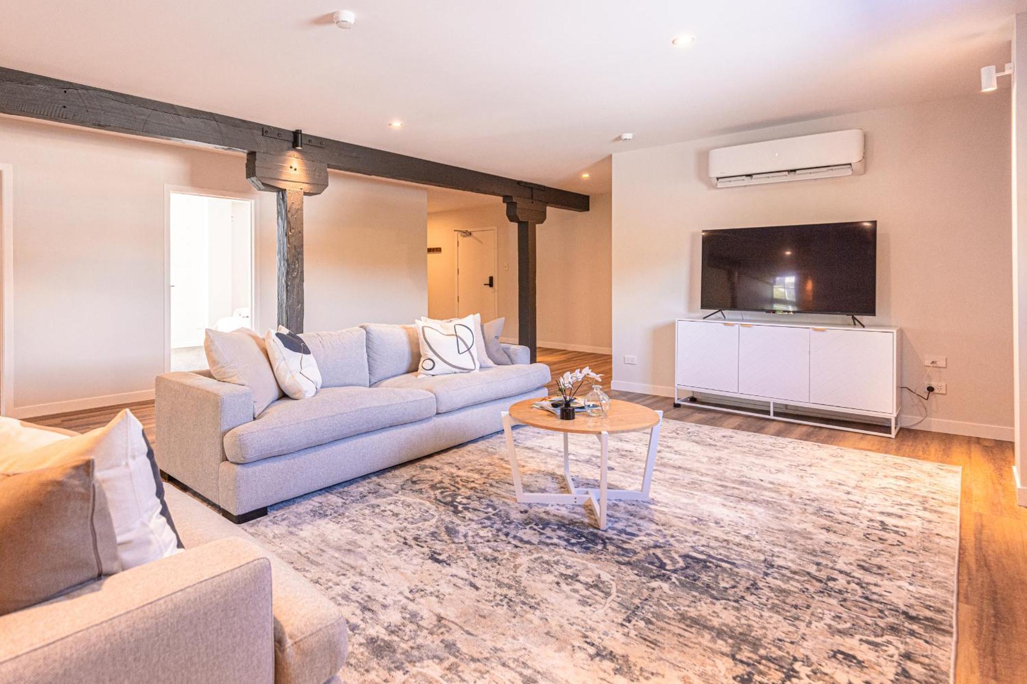 Johnston Apartments - Award-Winning Building, Your Unforgettable Stay Whanganui Buitenkant foto