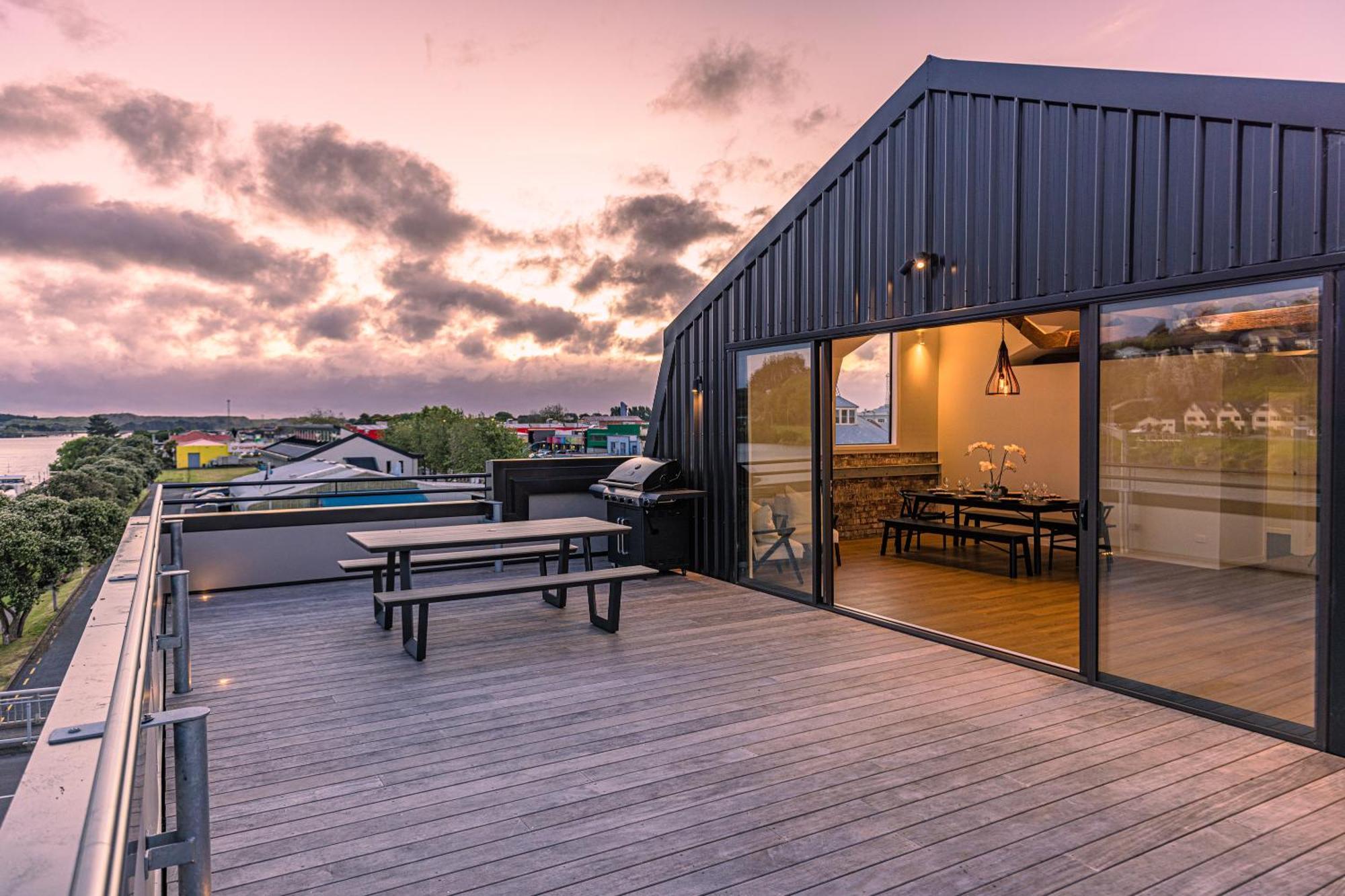 Johnston Apartments - Award-Winning Building, Your Unforgettable Stay Whanganui Buitenkant foto